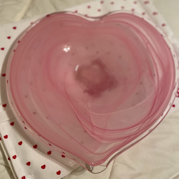 💗Beautiful Pink Swirl glass Heart plate for candy or cakes. 💗 - Picture 1 of 6